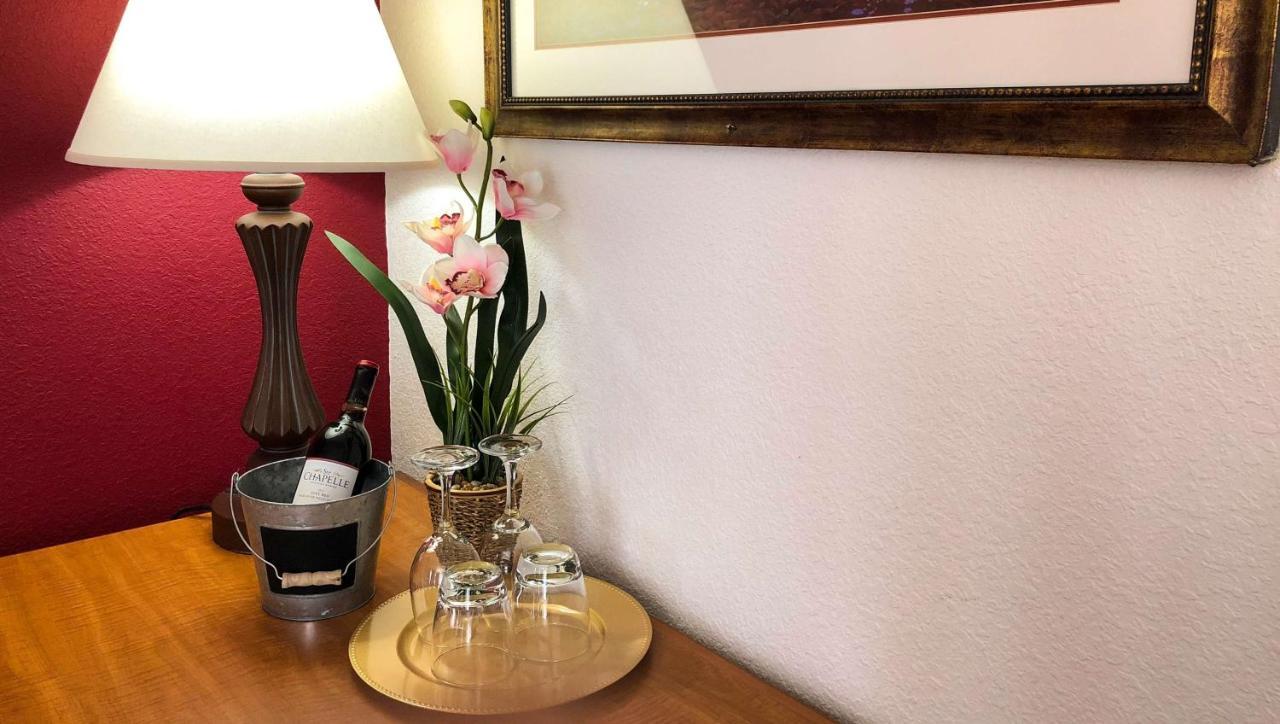 Budget Inn Ontario Zewnętrze zdjęcie
